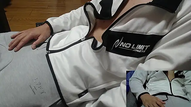 Snapshot of Yasu2000 chatting on November 27, 2:02 am Yasu2000 online show from November 27, 2:02 am