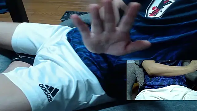 Snapshot of Yasu2000 chatting on April 5, 12:41 am Yasu2000 online show from April 5, 12:41 am