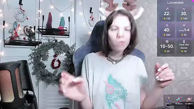 Snapshot of aestheticbeing chatting on December 20, 7:37 am aestheticbeing online show from December 20, 7:37 am