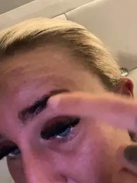 EllieMaeBaby online show from November 14, 9:46 pm