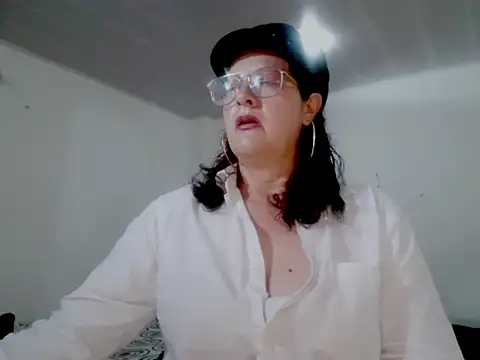 ArdienteBetania online show from October 14, 2:40 pm