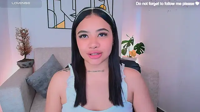 nicemiiaa7  online show from February 12, 1:17 pm