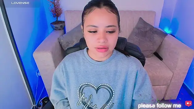 nicemiiaa7  online show from February 14, 3:03 am