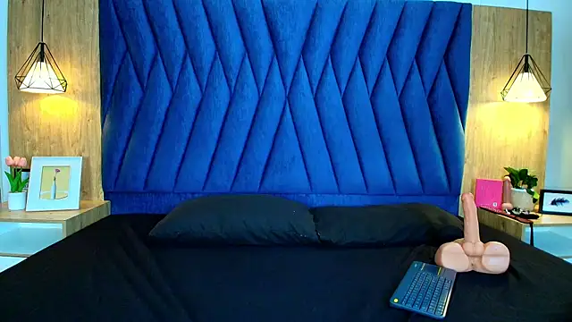 Megan Brown 001 online show from July 13, 8:22 pm