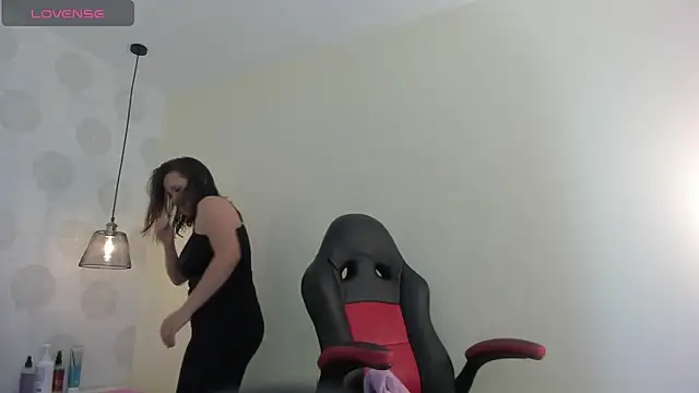 GIANAMILLER6 online show from November 7, 12:16 pm