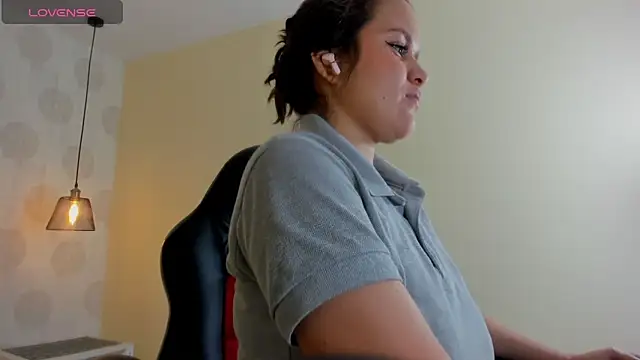 GIANAMILLER6 online show from February 17, 12:01 pm