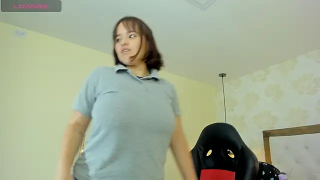 GIANAMILLER6 online show from April 22, 12:07 pm