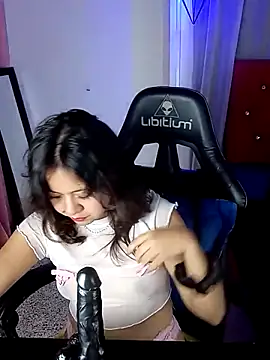Snapshot of catalina_santana20 chatting on October 5, 1:53 pm catalina santana20 online show from October 5, 1:53 pm