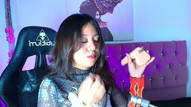 Snapshot of catalina_santana20 chatting on November 21, 8:51 pm catalina santana20 online show from November 21, 8:51 pm