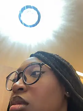 YallianaBrooks online show from July 23, 3:43 pm