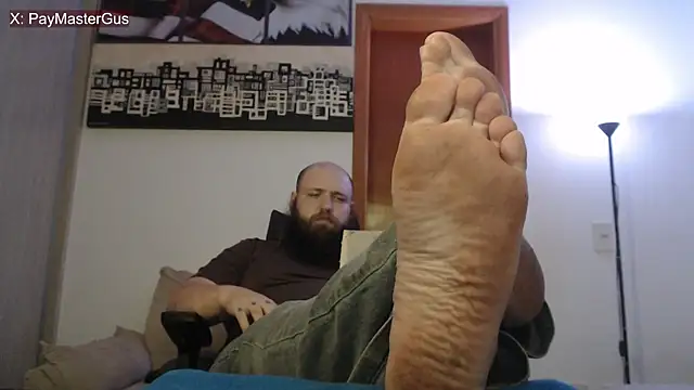 Snapshot of PayMasterGus chatting on October 10, 1:59 am PayMasterGus online show from October 10, 1:59 am