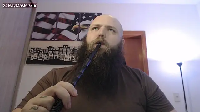 Snapshot of PayMasterGus chatting on October 15, 3:17 am PayMasterGus online show from October 15, 3:17 am