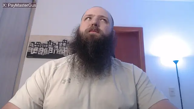 Snapshot of PayMasterGus chatting on November 9, 9:35 pm PayMasterGus online show from November 9, 9:35 pm