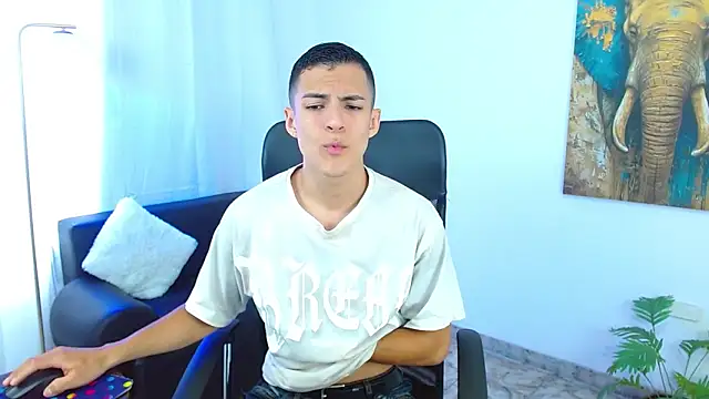 Matiius18 online show from April 22, 1:34 pm