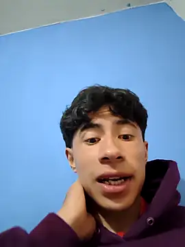 Snapshot of Rolito69 chatting on April 15, 2:29 am Rolito69 online show from April 15, 2:29 am