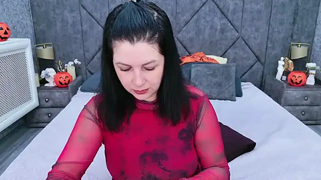 Snapshot of Nina_Stane chatting on November 4, 5:28 am Nina Stane online show from November 4, 5:28 am