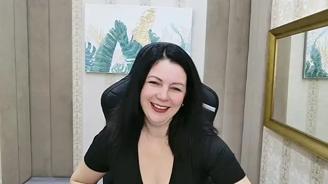 Snapshot of Nina_Stane chatting on December 4, 5:28 am Nina Stane online show from December 4, 5:28 am