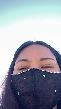 zhizhinaigai online show from November 25, 2:11 am