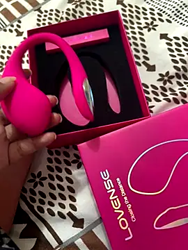 Snapshot of Neha18 chatting on September 15, 7:52 am Neha18 online show from September 15, 7:52 am