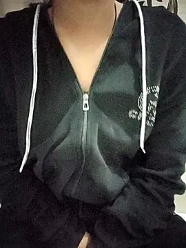 Snapshot of Nikita-Singh88 chatting on December 1, 1:27 pm Nikita-Singh88 online show from December 1, 1:27 pm