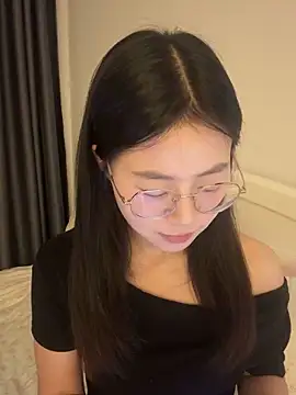 Snapshot of Ella-A9 chatting on September 11, 3:12 pm Ella-A9 online show from September 11, 3:12 pm