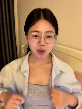 Snapshot of Ella-A9 chatting on September 12, 4:29 pm Ella-A9 online show from September 12, 4:29 pm