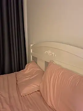 Snapshot of Ella-A9 chatting on September 13, 5:13 pm Ella-A9 online show from September 13, 5:13 pm