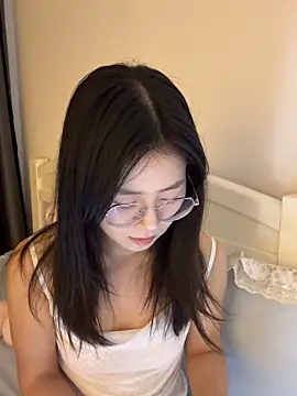 Snapshot of Ella-A9 chatting on September 28, 2:55 pm Ella-A9 online show from September 28, 2:55 pm