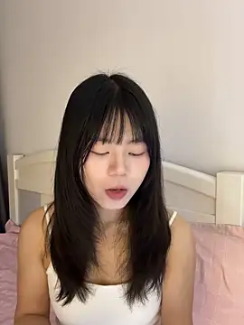 Snapshot of Ella-A9 chatting on October 17, 7:00 am Ella-A9 online show from October 17, 7:00 am