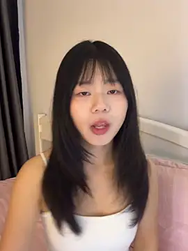 Snapshot of Ella-A9 chatting on October 17, 7:05 pm Ella-A9 online show from October 17, 7:05 pm