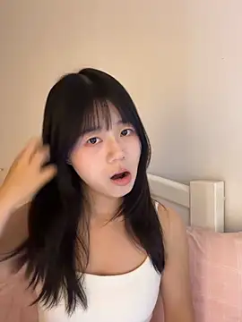 Snapshot of Ella-A9 chatting on October 19, 2:50 pm Ella-A9 online show from October 19, 2:50 pm