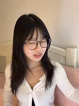 Snapshot of Ella-A9 chatting on October 23, 2:22 am Ella-A9 online show from October 23, 2:22 am