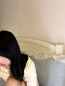 Snapshot of Ella-A9 chatting on October 30, 3:02 pm Ella-A9 online show from October 30, 3:02 pm