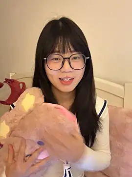 Snapshot of Ella-A9 chatting on December 14, 4:12 pm Ella-A9 online show from December 14, 4:12 pm