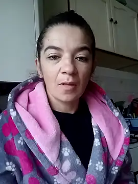 alinaalinutzq online show from November 23, 6:02 am