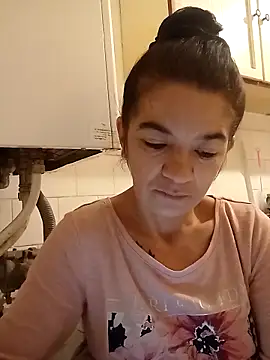 alinaalinutzq online show from November 29, 5:21 am