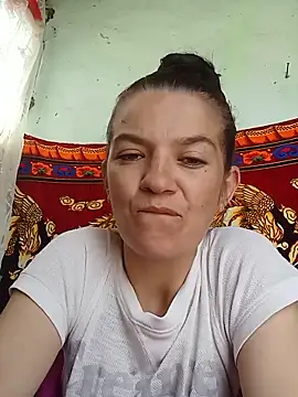 alinaalinutzq online show from May 20, 11:16 am
