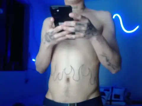 Snapshot of xalejo_max chatting on November 29, 10:46 pm xalejo max online show from November 29, 10:46 pm