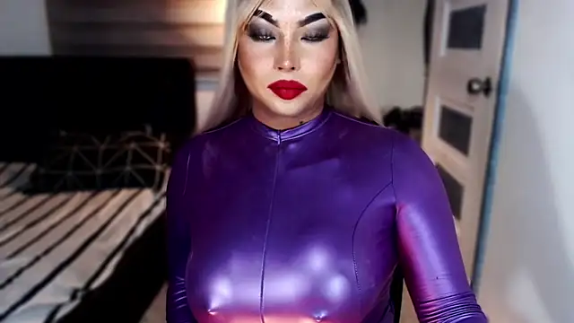 xTrixieMae online show from January 14, 9:04 am