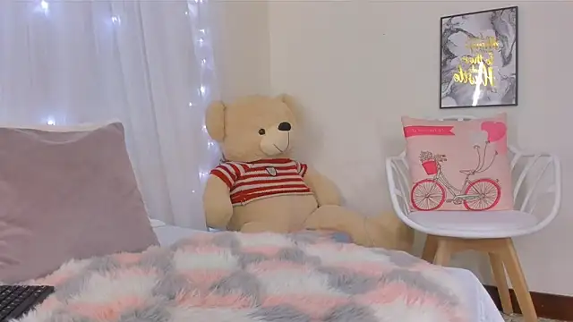 looklikeamovie online show from April 18, 7:07 pm