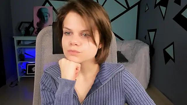 EllieMurler online show from October 15, 8:47 am