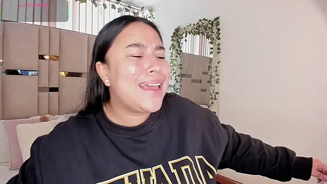 Zoey thompson online show from January 11, 1:27 pm