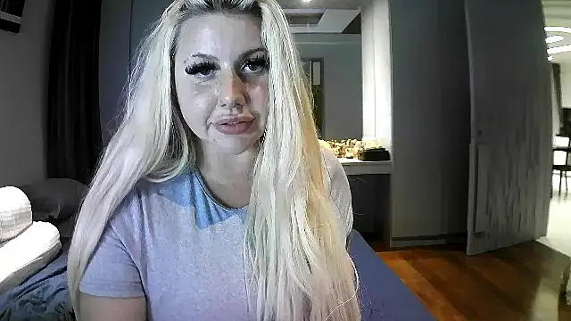 TiaDoll online show from October 4, 4:16 pm