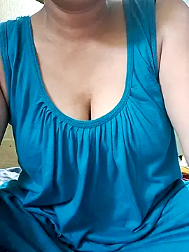 Snapshot of Mon-Shot9 chatting on September 21, 10:39 am Mon-Shot9 online show from September 21, 10:39 am