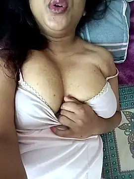 Snapshot of sweet_jenni chatting on April 16, 4:57 am sweet jenni online show from April 16, 4:57 am