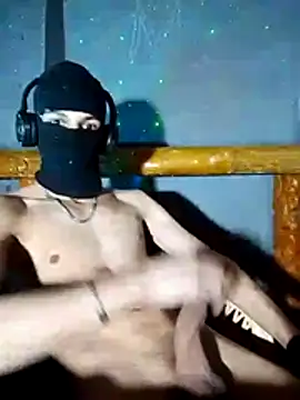 Snapshot of AnthonyDida chatting on December 17, 1:39 pm AnthonyDida online show from December 17, 1:39 pm