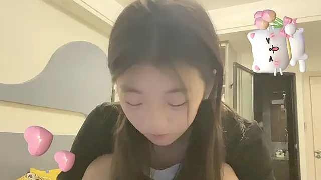 Snapshot of A_18_girls chatting on September 9, 11:54 am A 18 girls online show from September 9, 11:54 am