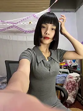 Snapshot of andymi1 chatting on September 10, 1:55 pm andymi1 online show from September 10, 1:55 pm