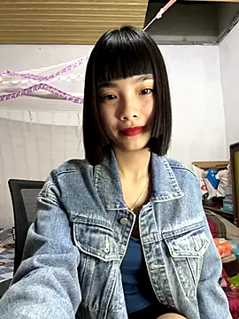 Snapshot of andymi1 chatting on October 4, 3:04 am andymi1 online show from October 4, 3:04 am