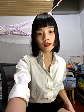 Snapshot of andymi1 chatting on October 7, 3:36 am andymi1 online show from October 7, 3:36 am